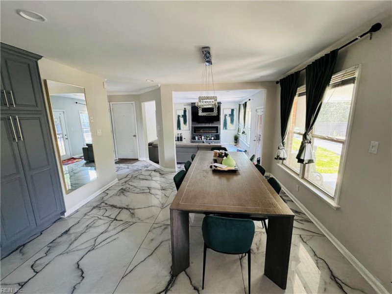 Photo 13 of 26 residential for sale in Chesapeake virginia