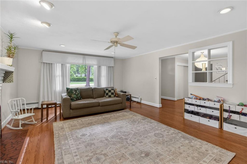 Photo 10 of 42 residential for sale in Virginia Beach virginia