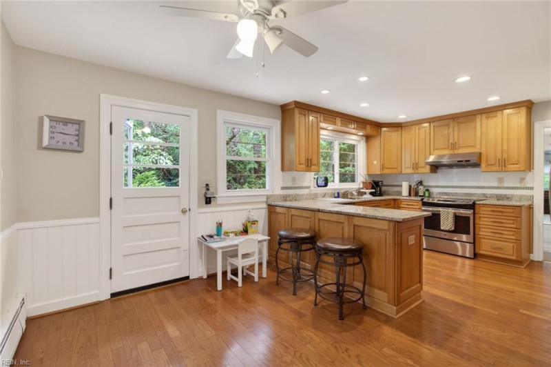 Photo 17 of 42 residential for sale in Virginia Beach virginia