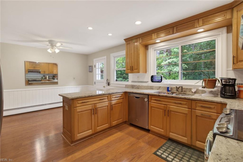 Photo 21 of 42 residential for sale in Virginia Beach virginia