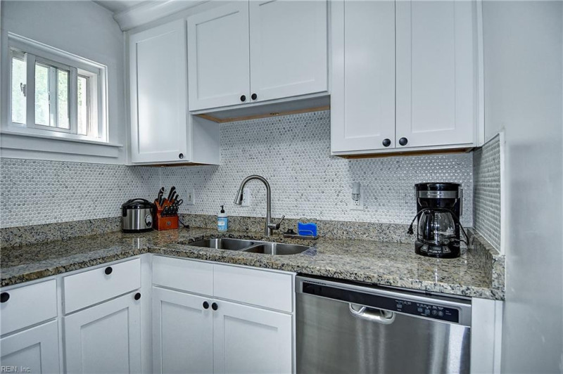 Photo 16 of 41 residential for sale in Norfolk virginia