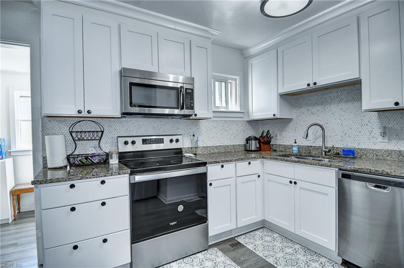 Photo 17 of 41 residential for sale in Norfolk virginia