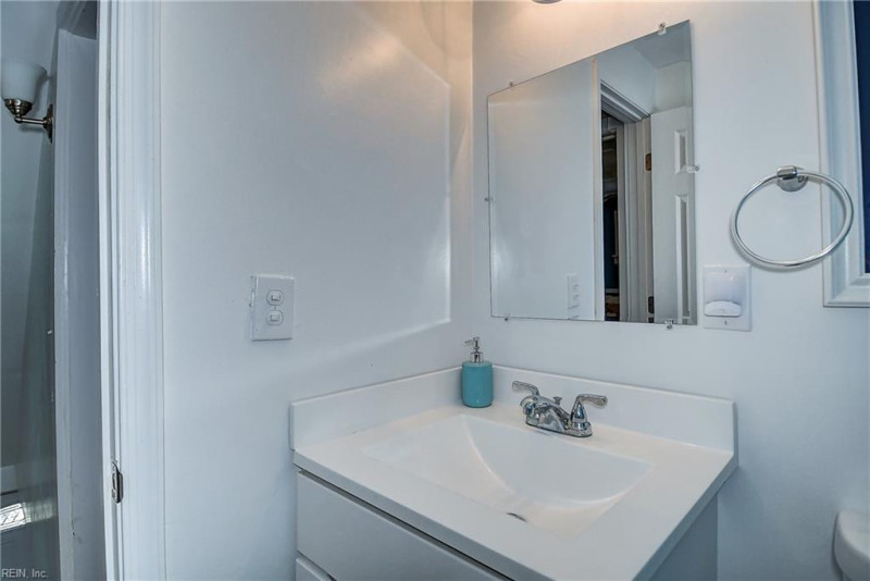 Photo 21 of 41 residential for sale in Norfolk virginia