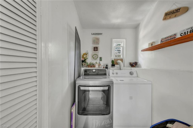 Photo 12 of 20 residential for sale in Virginia Beach virginia