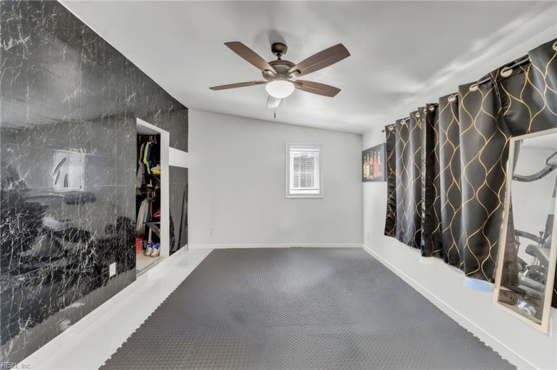 Photo 13 of 20 residential for sale in Virginia Beach virginia