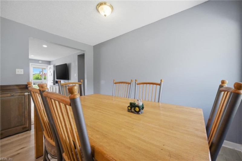 Photo 14 of 41 residential for sale in Chesapeake virginia