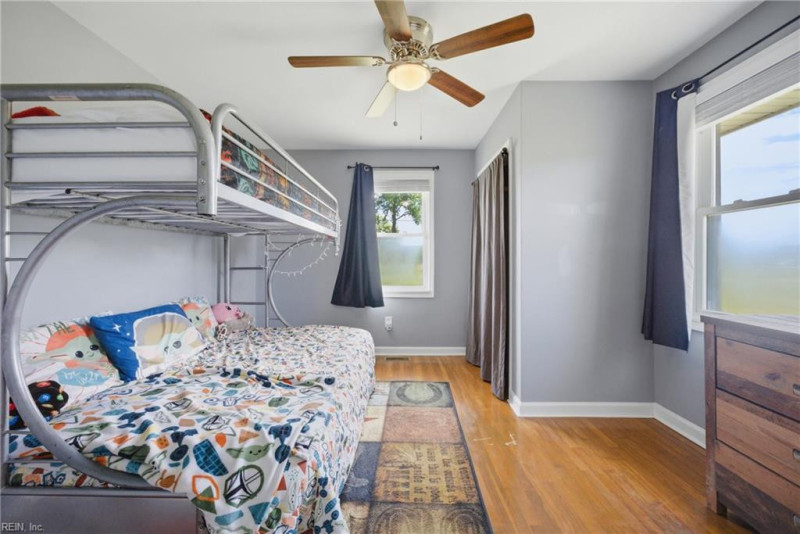 Photo 15 of 41 residential for sale in Chesapeake virginia