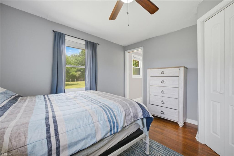 Photo 18 of 41 residential for sale in Chesapeake virginia
