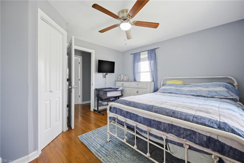Photo 19 of 41 residential for sale in Chesapeake virginia