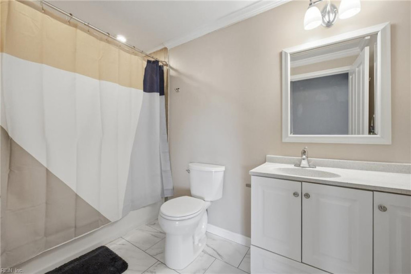 Photo 21 of 41 residential for sale in Chesapeake virginia