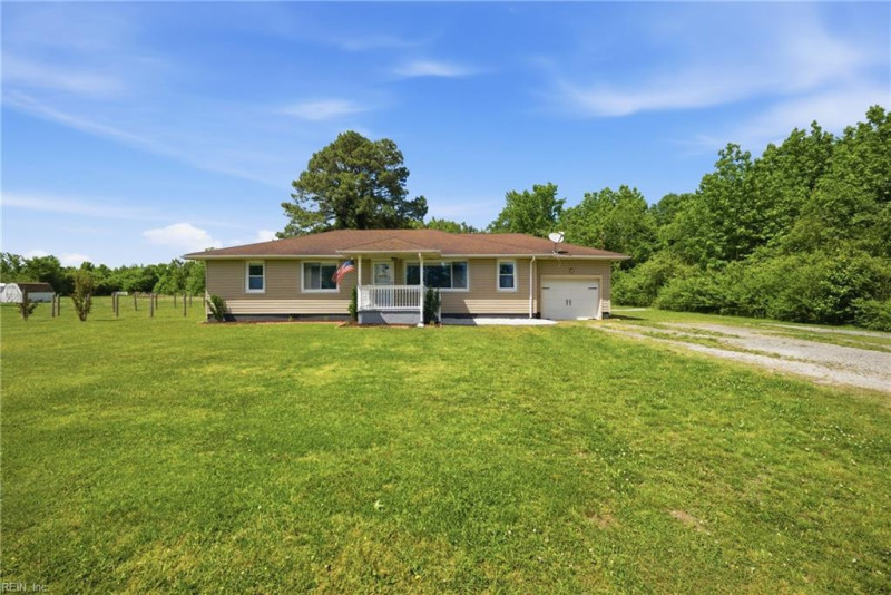 Photo 4 of 41 residential for sale in Chesapeake virginia