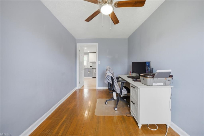 Photo 7 of 41 residential for sale in Chesapeake virginia