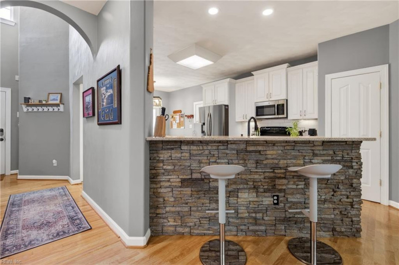 Photo 4 of 34 residential for sale in Virginia Beach virginia