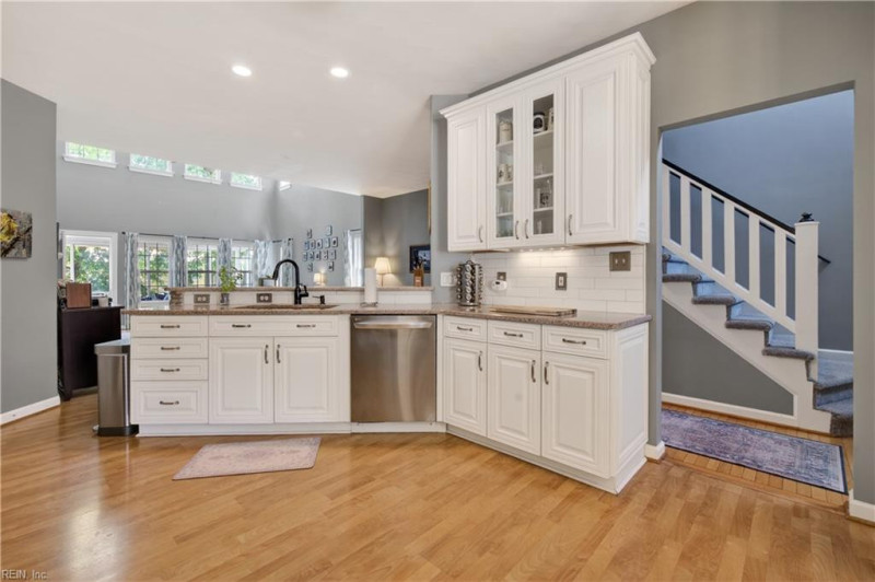 Photo 6 of 34 residential for sale in Virginia Beach virginia