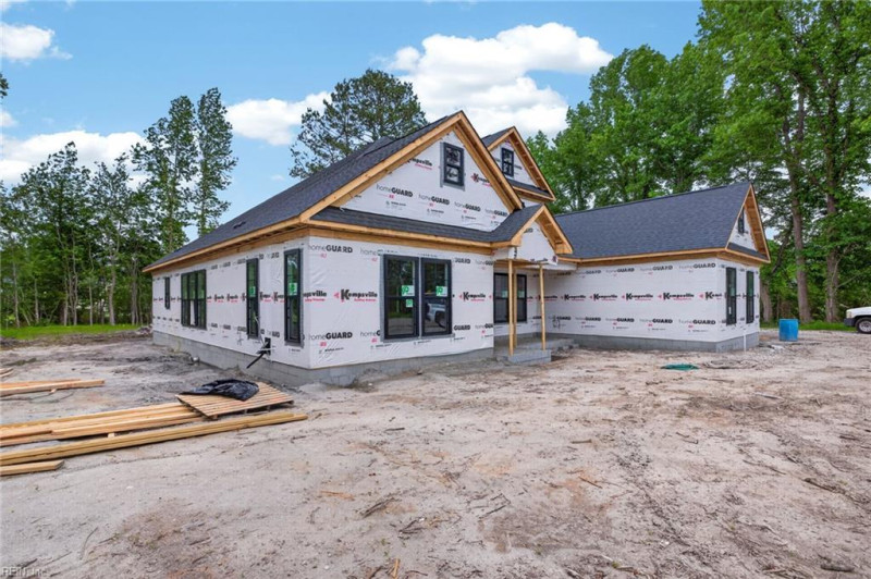 Photo 12 of 33 residential for sale in Chesapeake virginia