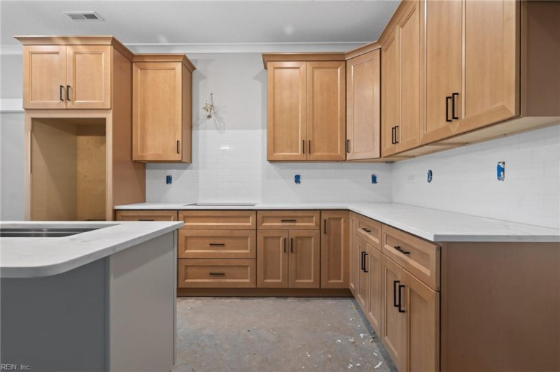 Photo 3 of 33 residential for sale in Chesapeake virginia