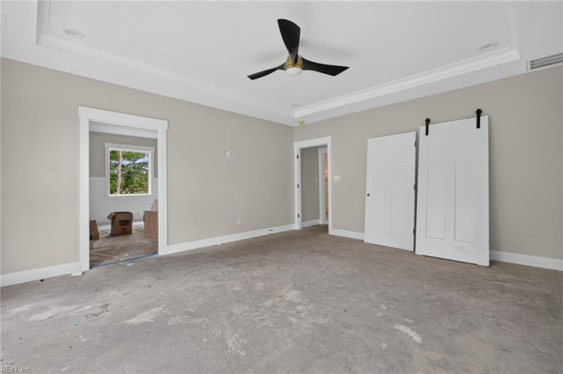 Photo 8 of 33 residential for sale in Chesapeake virginia