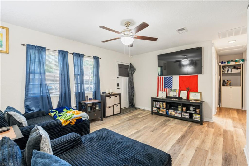 Photo 13 of 22 residential for sale in Hampton virginia