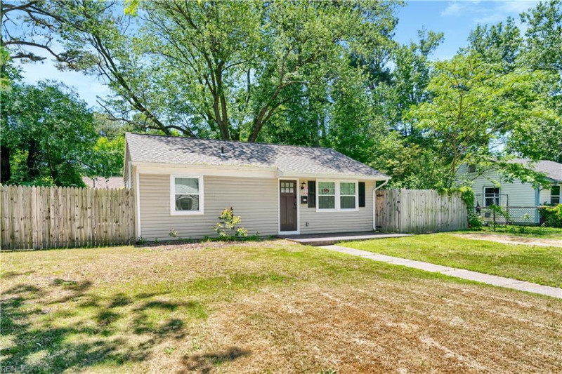 Photo 3 of 22 residential for sale in Hampton virginia