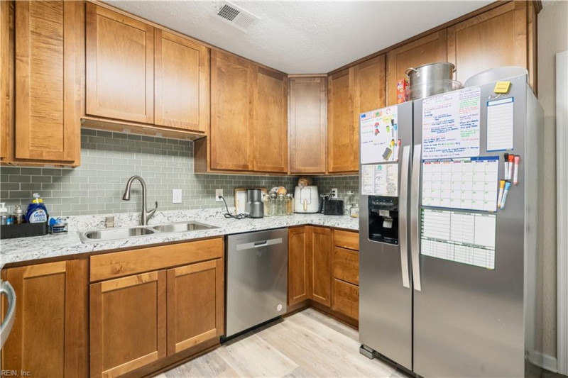Photo 7 of 22 residential for sale in Hampton virginia