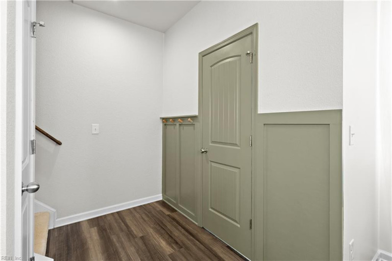 Photo 13 of 29 residential for sale in Chesapeake virginia
