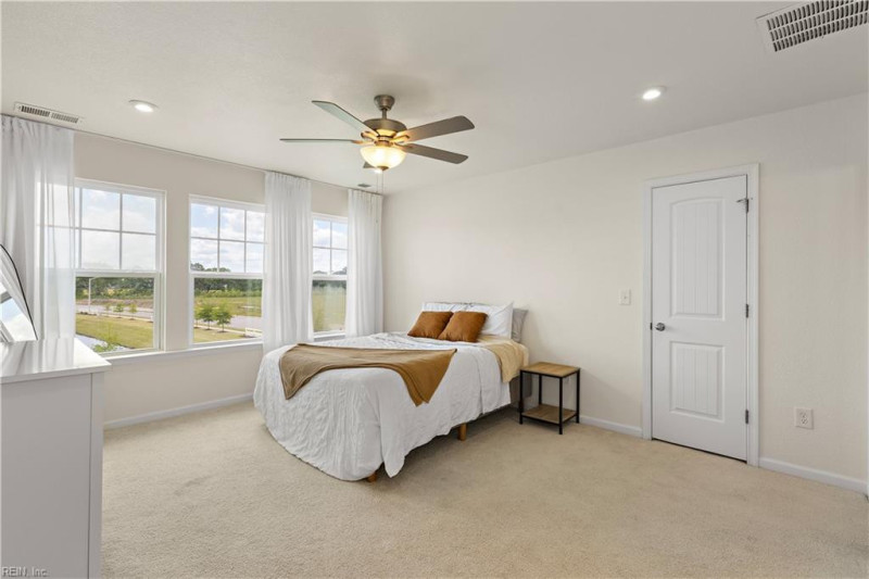 Photo 14 of 29 residential for sale in Chesapeake virginia