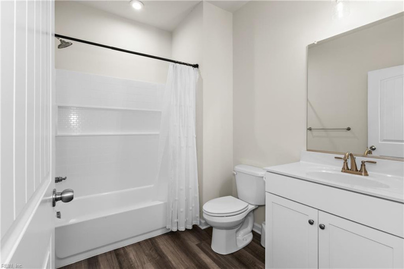 Photo 3 of 29 residential for sale in Chesapeake virginia