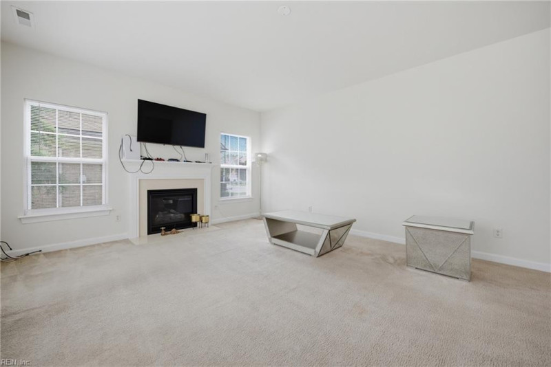 Photo 12 of 50 residential for sale in Chesapeake virginia