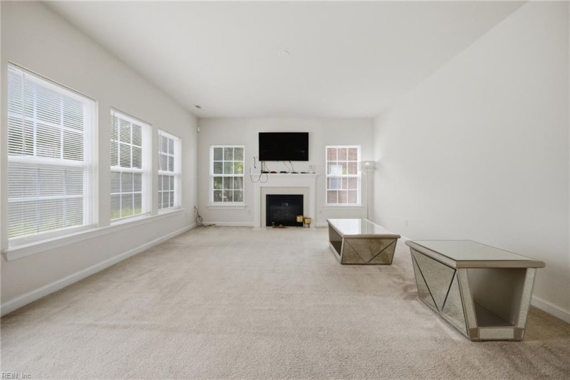 Photo 13 of 50 residential for sale in Chesapeake virginia