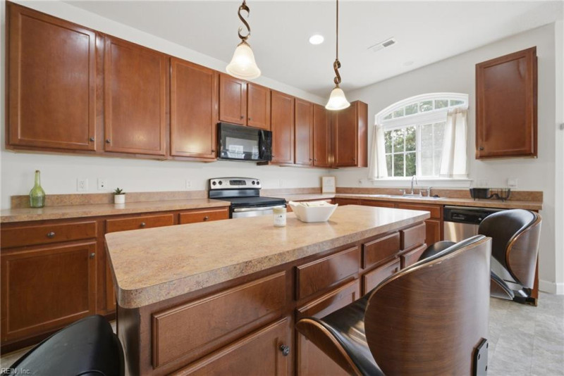 Photo 7 of 50 residential for sale in Chesapeake virginia