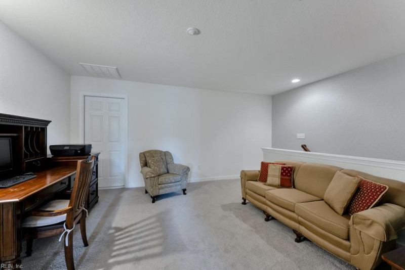 Photo 17 of 25 residential for sale in Chesapeake virginia