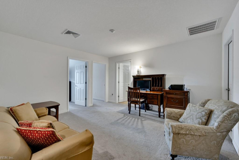 Photo 18 of 25 residential for sale in Chesapeake virginia
