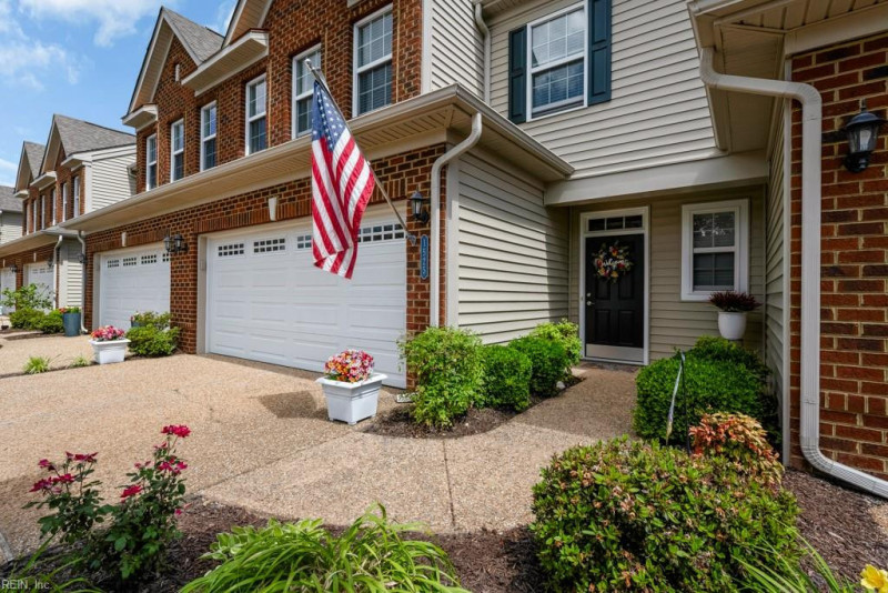 Photo 2 of 25 residential for sale in Chesapeake virginia