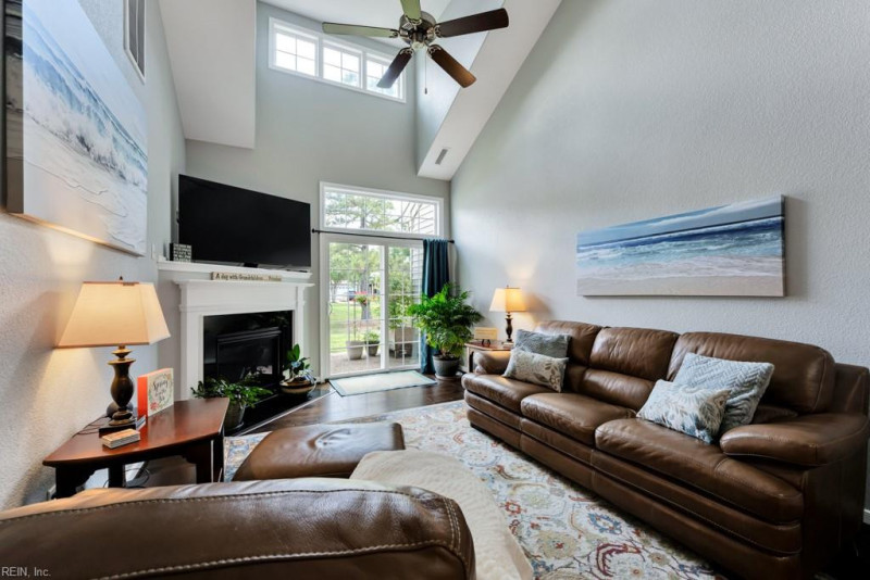 Photo 7 of 25 residential for sale in Chesapeake virginia