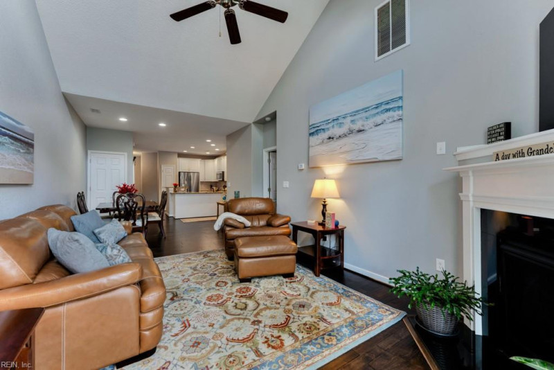 Photo 8 of 25 residential for sale in Chesapeake virginia