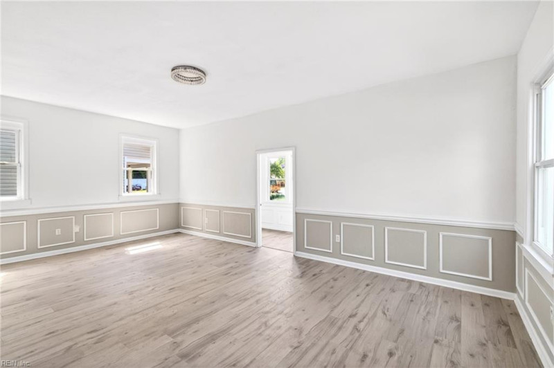 Photo 13 of 40 residential for sale in Norfolk virginia