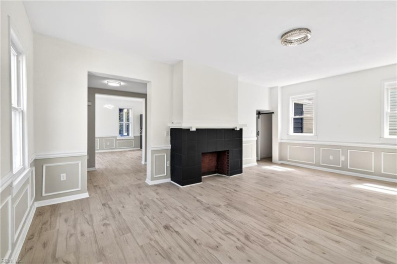 Photo 16 of 40 residential for sale in Norfolk virginia
