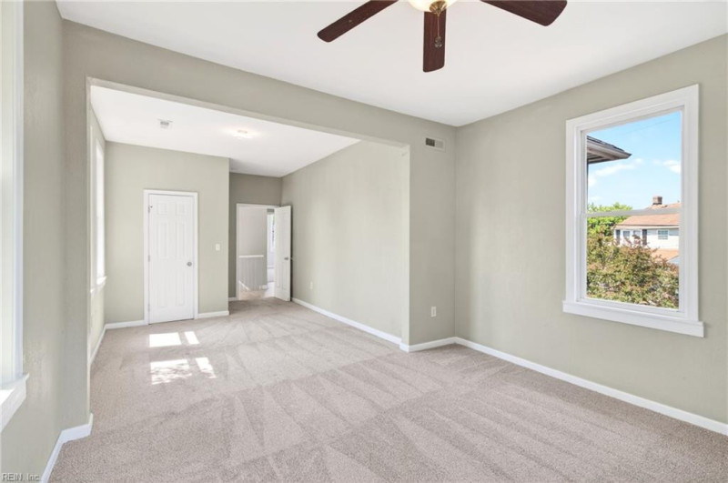 Photo 27 of 40 residential for sale in Norfolk virginia