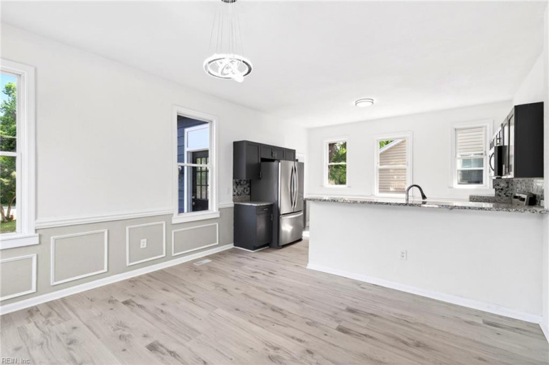 Photo 6 of 40 residential for sale in Norfolk virginia