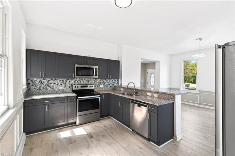 Photo 8 of 40 residential for sale in Norfolk virginia