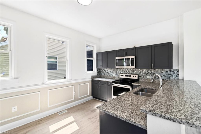 Photo 9 of 40 residential for sale in Norfolk virginia