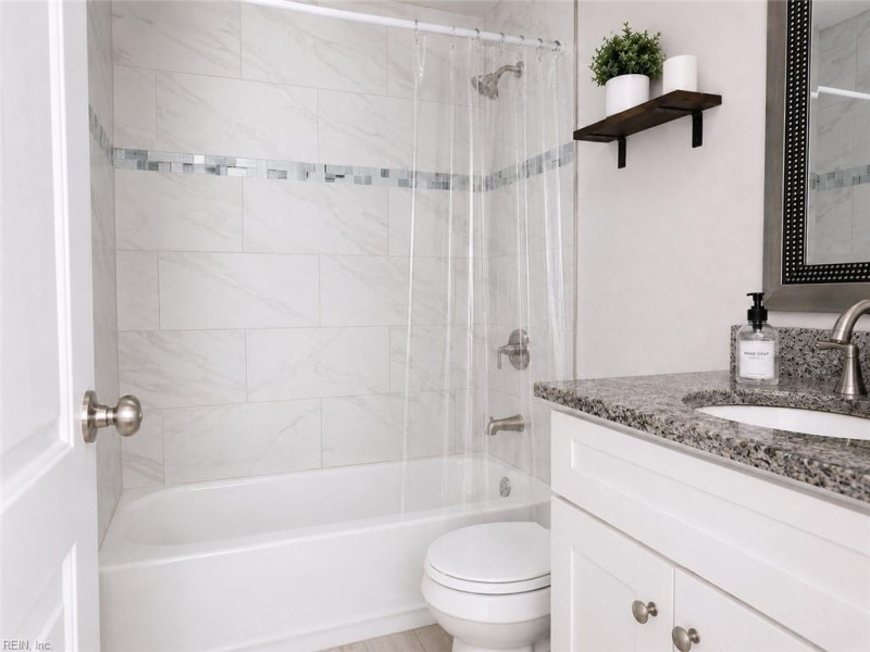 Photo 12 of 17 residential for sale in Hampton virginia