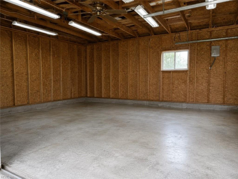 Photo 13 of 17 residential for sale in Hampton virginia