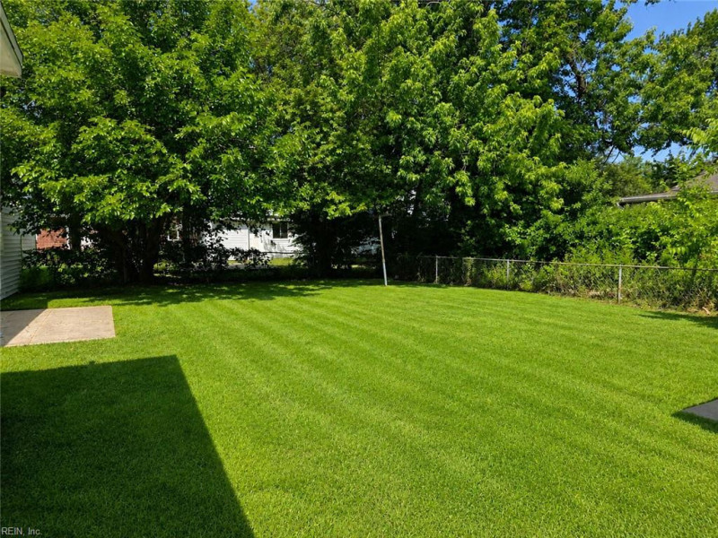 Photo 14 of 17 residential for sale in Hampton virginia