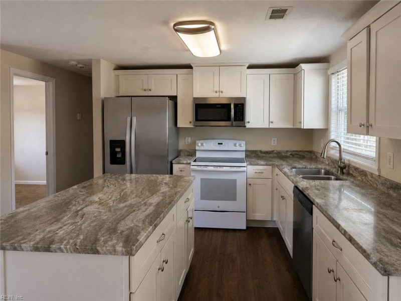 Photo 3 of 17 residential for sale in Hampton virginia