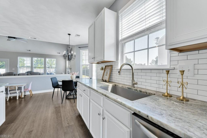 Photo 15 of 50 residential for sale in Chesapeake virginia