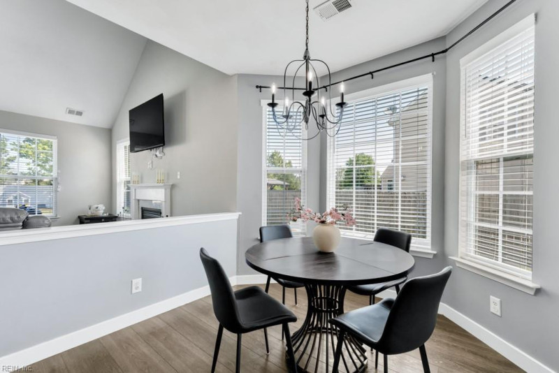 Photo 18 of 50 residential for sale in Chesapeake virginia
