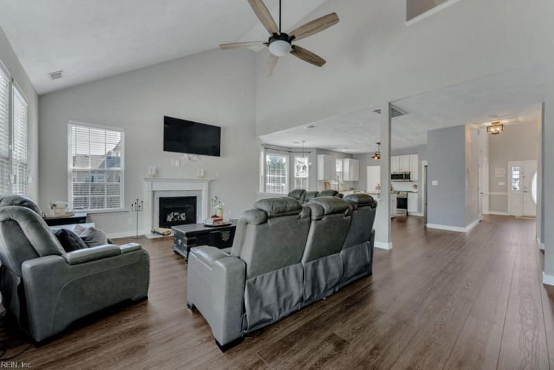 Photo 19 of 50 residential for sale in Chesapeake virginia