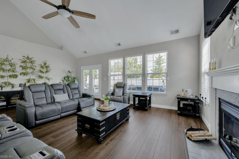 Photo 21 of 50 residential for sale in Chesapeake virginia