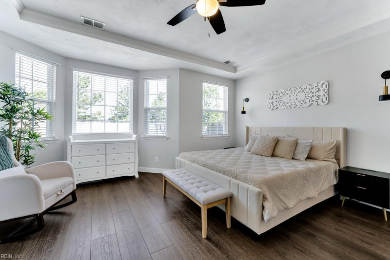 Photo 26 of 50 residential for sale in Chesapeake virginia